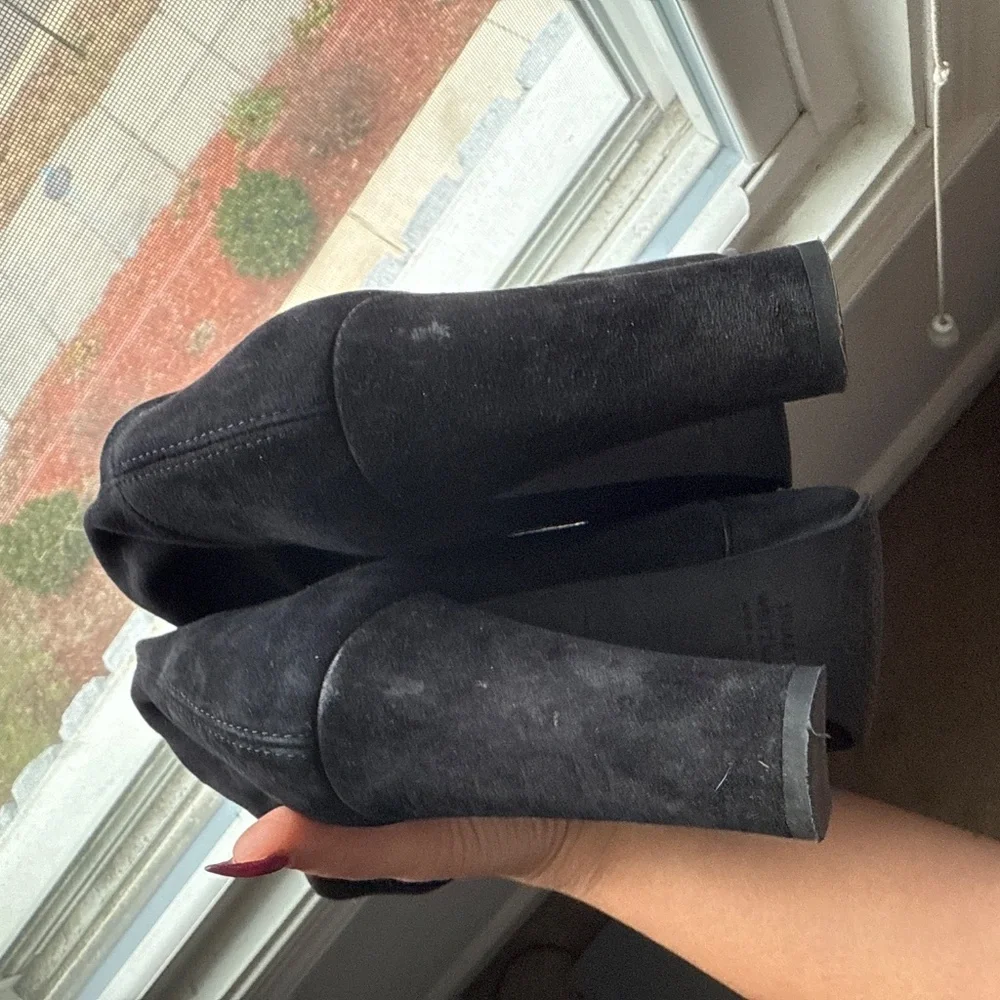 Stuart Wietzman over the knee boot - Picture 4 of 4